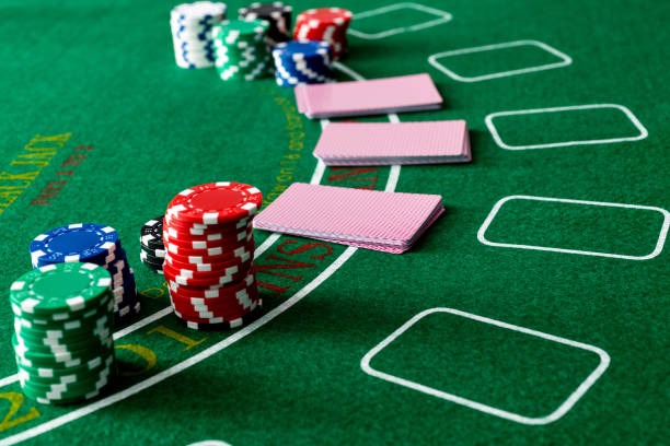 Live dealer in xo368 Free Bet Blackjack studio showing card dealing and betting interface
